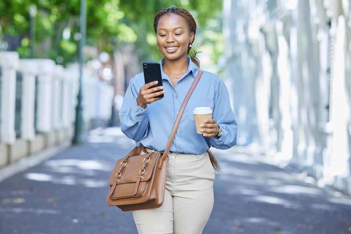 Whatsapp, c'è chi ti spia e ancora non lo sai